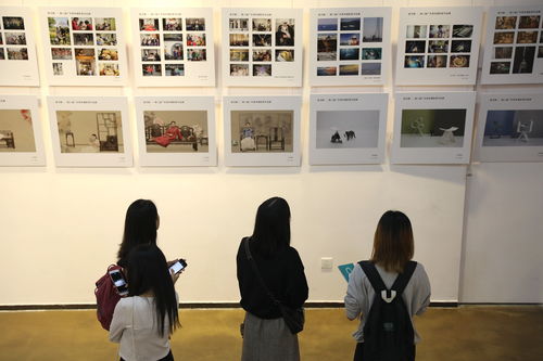 人民的文艺 保持初心，关注社会——论李劲堃的艺术创作理念